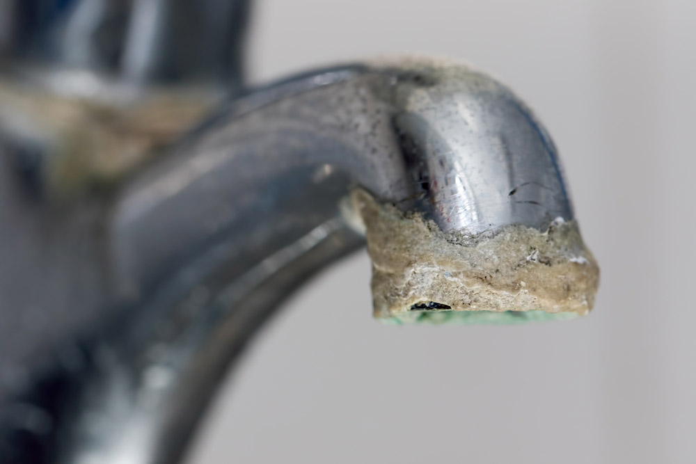 Faucet with limescale buildup